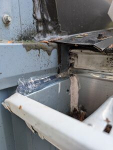 Eavetrough sealing 2